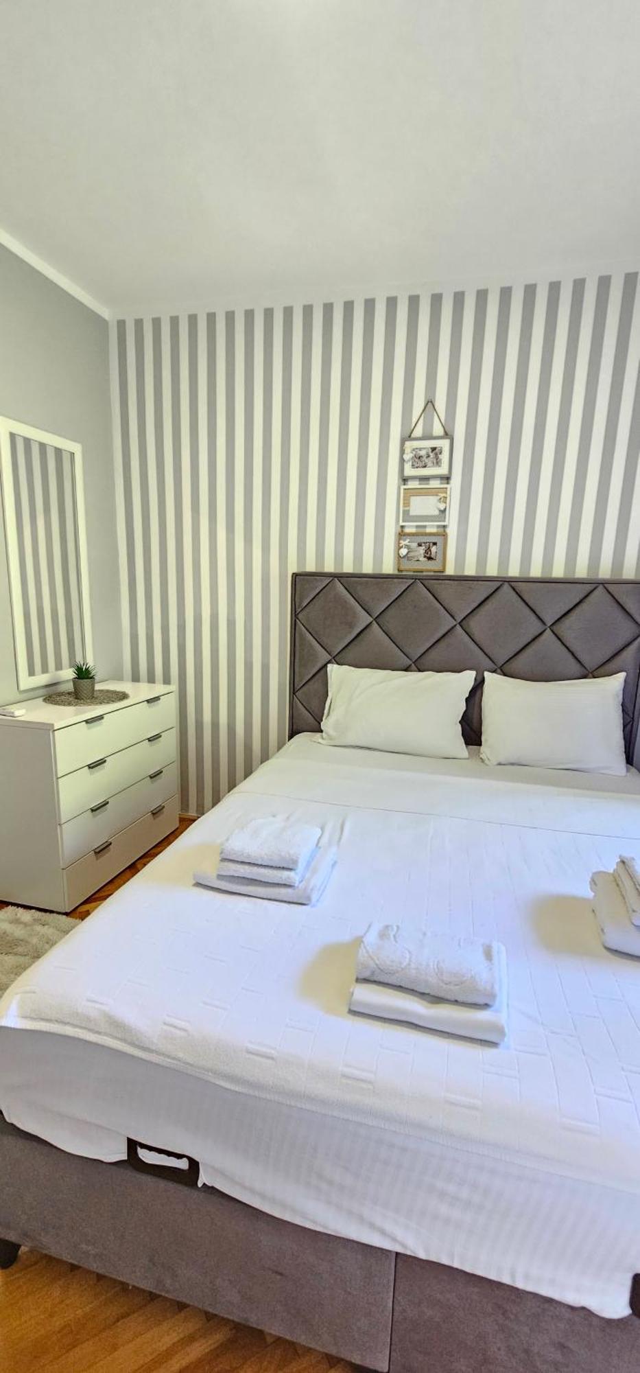 Apartments Popovic Котор Екстериор снимка
