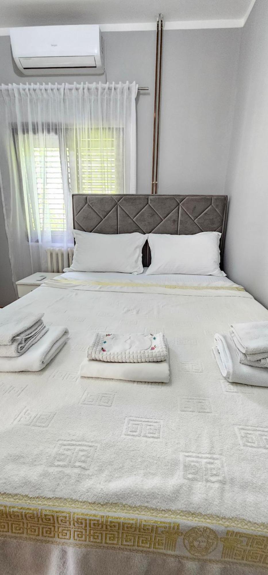 Apartments Popovic Котор Екстериор снимка
